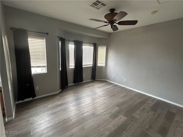 861 CLEAR DIAMOND Avenue, Las Vegas, NV 89123