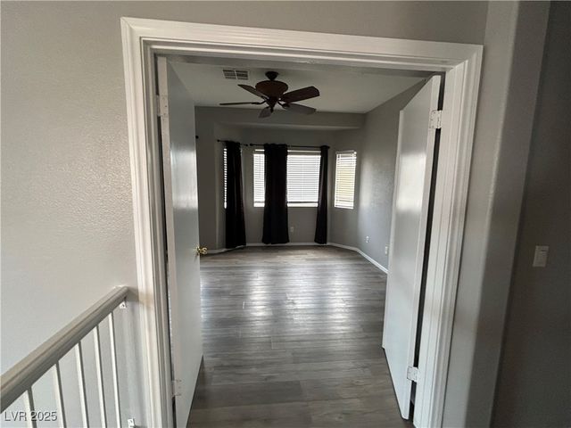 861 CLEAR DIAMOND Avenue, Las Vegas, NV 89123