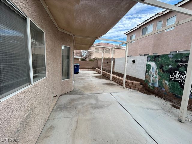 861 CLEAR DIAMOND Avenue, Las Vegas, NV 89123