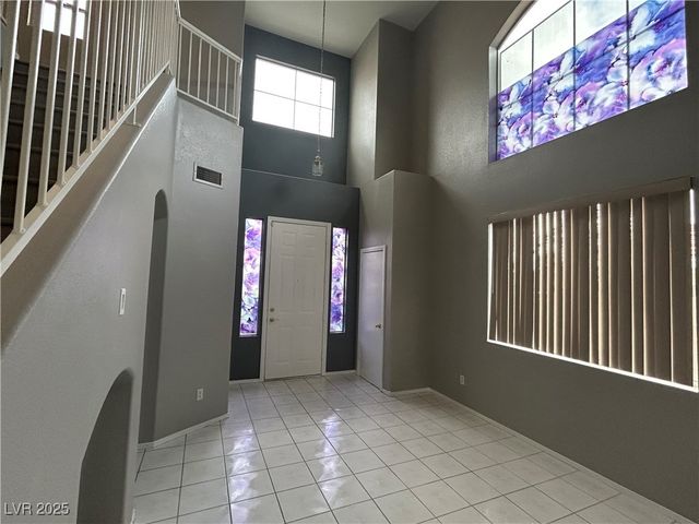 861 CLEAR DIAMOND Avenue, Las Vegas, NV 89123