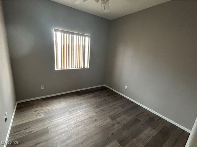 861 CLEAR DIAMOND Avenue, Las Vegas, NV 89123