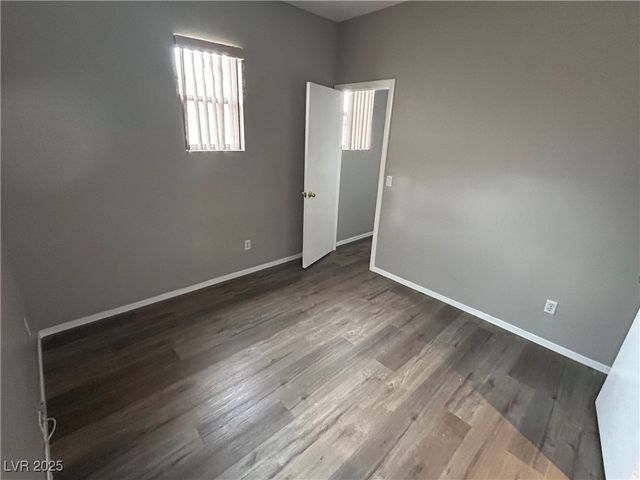 861 CLEAR DIAMOND Avenue, Las Vegas, NV 89123