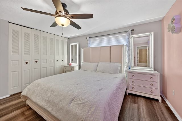 1279 Armstrong Dr, South Park, PA 15129