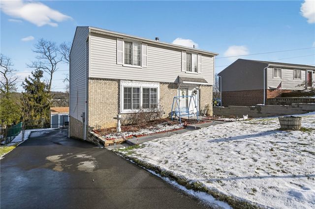 1279 Armstrong Dr, South Park, PA 15129