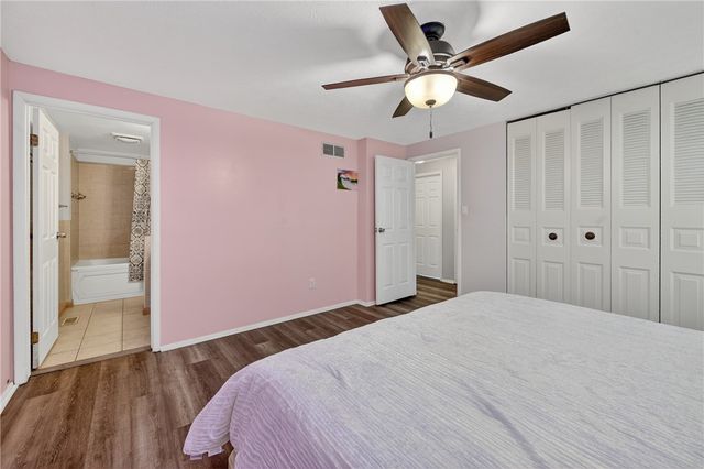 1279 Armstrong Dr, South Park, PA 15129