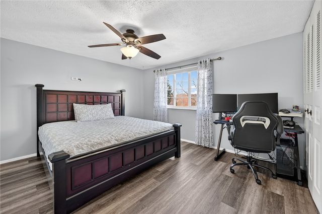 1279 Armstrong Dr, South Park, PA 15129