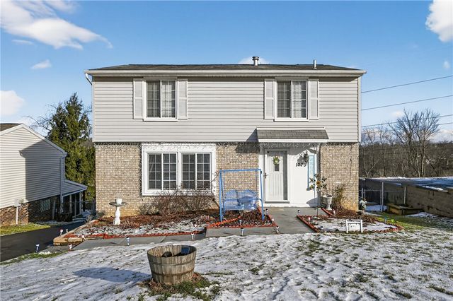 1279 Armstrong Dr, South Park, PA 15129