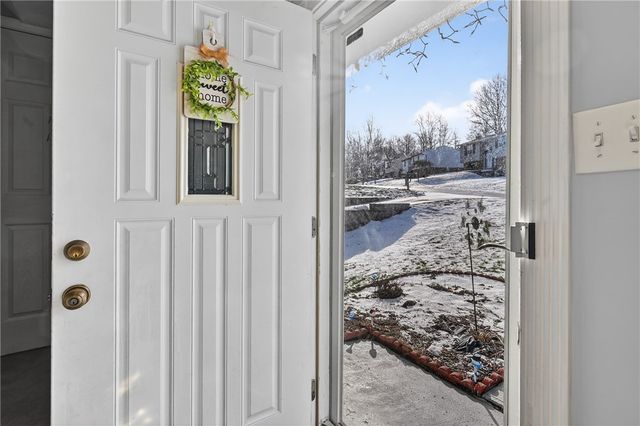 1279 Armstrong Dr, South Park, PA 15129