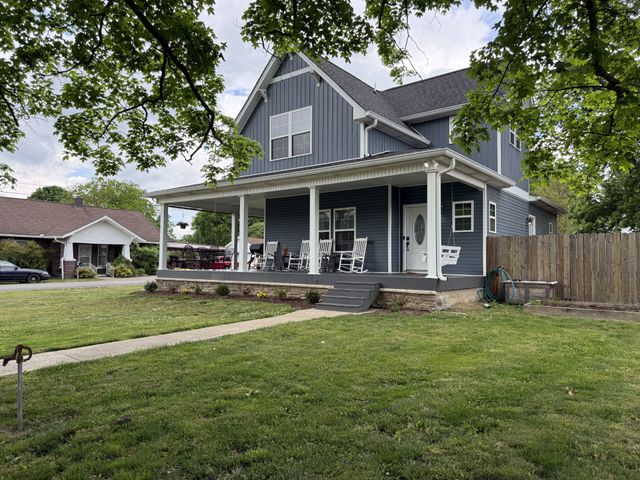 802 E Main St, Watertown, TN 37184