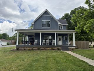 802 E Main St, Watertown, TN 37184