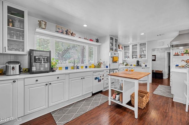 345 E ORANGE Drive, Phoenix, AZ 85012