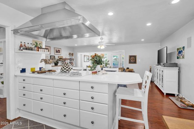 345 E ORANGE Drive, Phoenix, AZ 85012