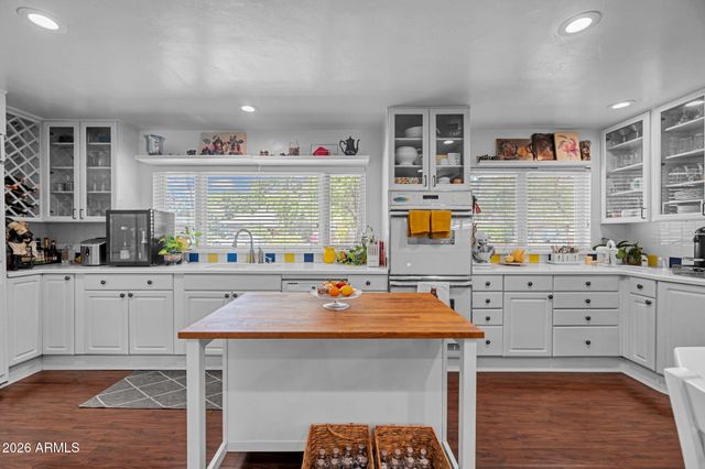 345 E ORANGE Drive, Phoenix, AZ 85012