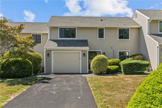 6 Fox Run Road, Portsmouth, RI 02871