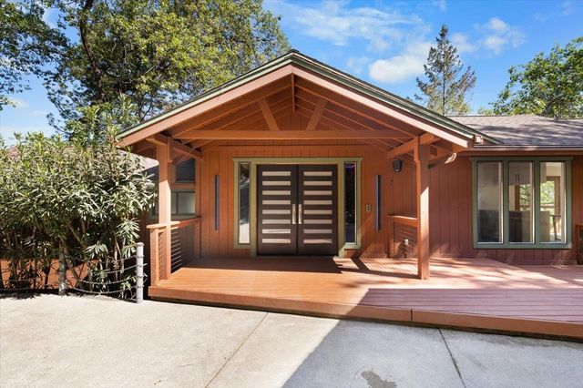 18136 Chaparral Dr, Penn Valley, CA 95946