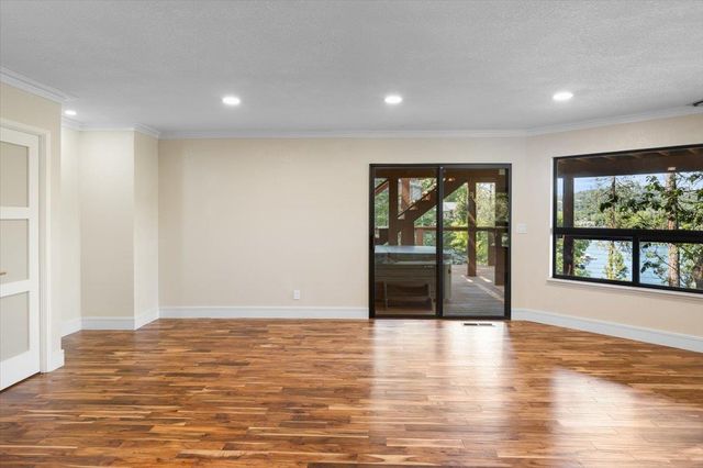18136 Chaparral Dr, Penn Valley, CA 95946