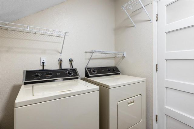 18136 Chaparral Dr, Penn Valley, CA 95946