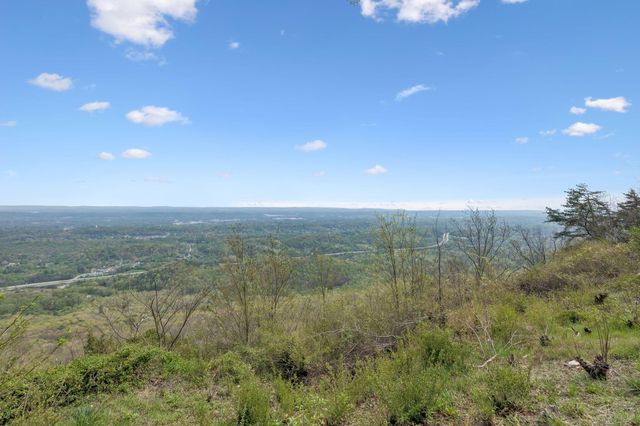 401 Lake Avenue, Signal Mountain, TN 37377