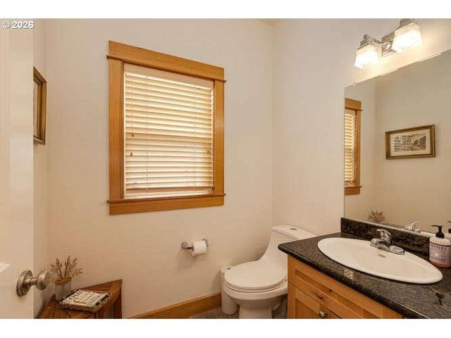 521 Nw MT MAZAMA St, Mc Minnville, OR 97128
