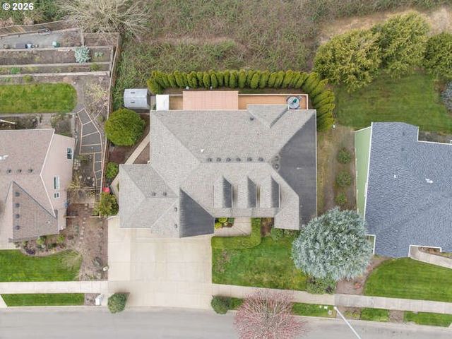 521 Nw MT MAZAMA St, Mc Minnville, OR 97128