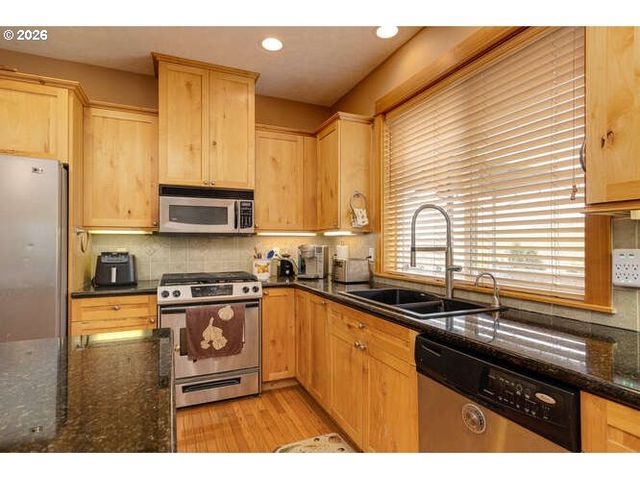 521 Nw MT MAZAMA St, Mc Minnville, OR 97128