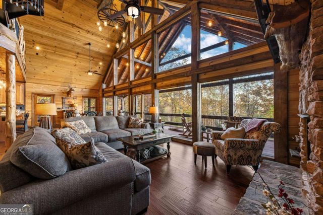 904 Raccoon Road, Blue Ridge, GA 30513
