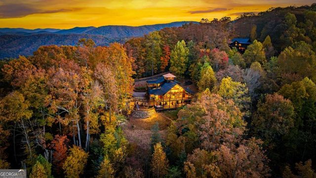 904 Raccoon Road, Blue Ridge, GA 30513
