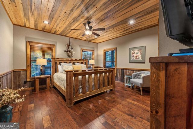 904 Raccoon Road, Blue Ridge, GA 30513
