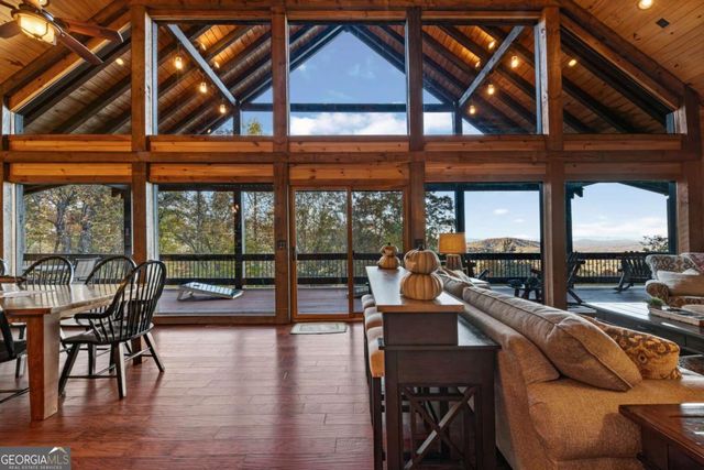 904 Raccoon Road, Blue Ridge, GA 30513