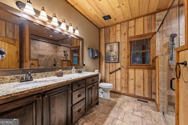 904 Raccoon Road, Blue Ridge, GA 30513