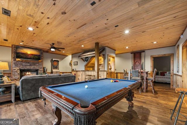 904 Raccoon Road, Blue Ridge, GA 30513
