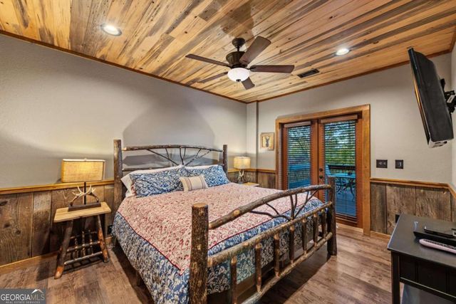 904 Raccoon Road, Blue Ridge, GA 30513
