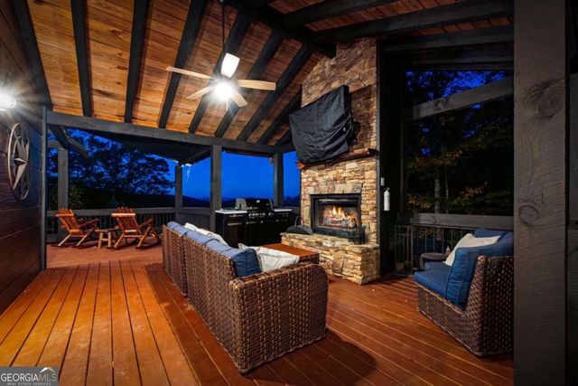 904 Raccoon Road, Blue Ridge, GA 30513