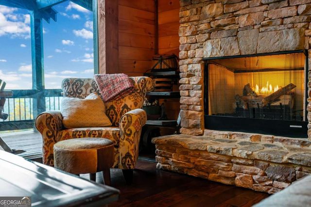 904 Raccoon Road, Blue Ridge, GA 30513