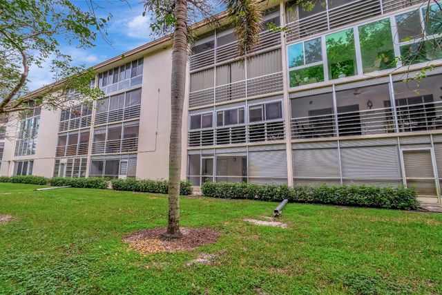 2403 Antigua Circle D2, Coconut Creek, FL 33066