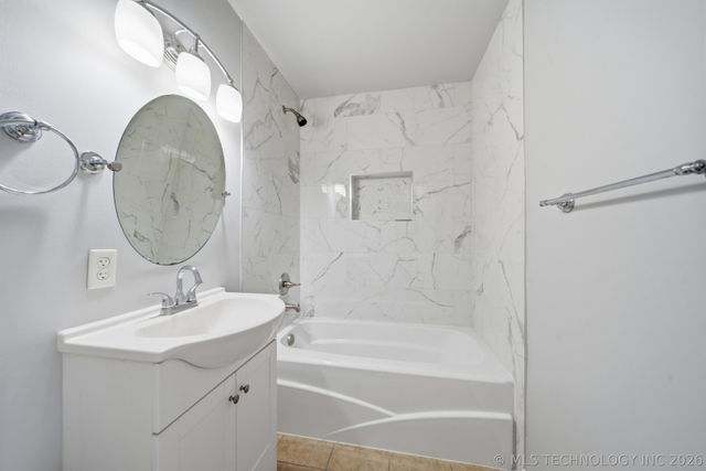 1744 S Lakewood Avenue, Tulsa, OK 74112