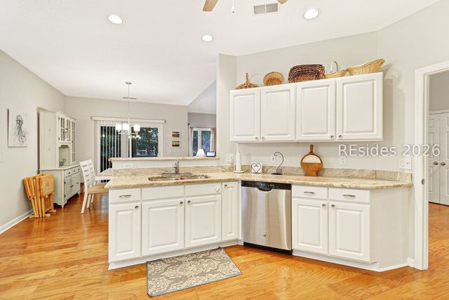 3 Crabtree Ln, Bluffton, SC 29910