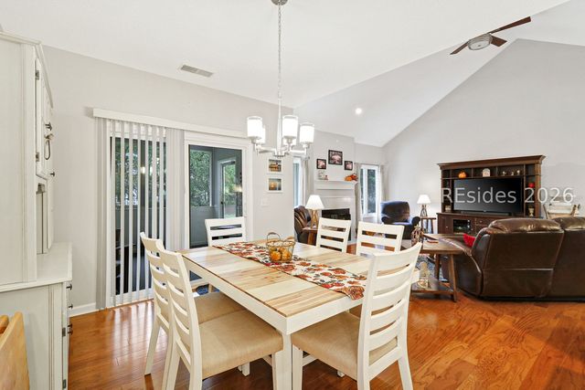 3 Crabtree Ln, Bluffton, SC 29910