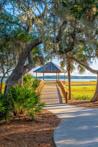 3 Crabtree Ln, Bluffton, SC 29910