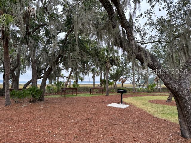 3 Crabtree Ln, Bluffton, SC 29910