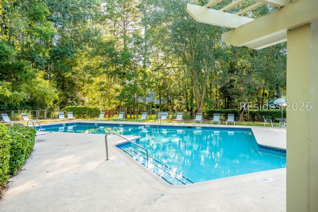 3 Crabtree Ln, Bluffton, SC 29910