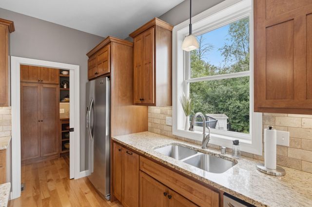 1268 Lincolntown Avenue, Mahtomedi, MN 55115