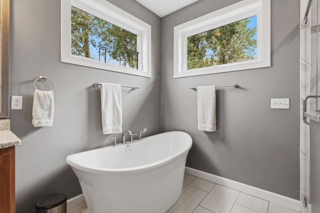 1268 Lincolntown Avenue, Mahtomedi, MN 55115