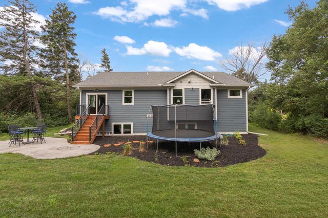 1268 Lincolntown Avenue, Mahtomedi, MN 55115