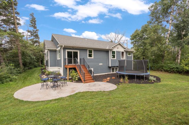 1268 Lincolntown Avenue, Mahtomedi, MN 55115