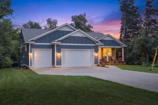 1268 Lincolntown Avenue, Mahtomedi, MN 55115