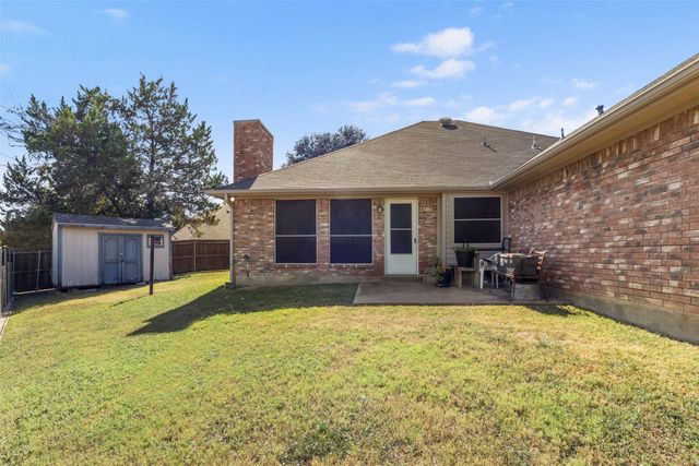 853 Woodridge Circle, Desoto, TX 75115