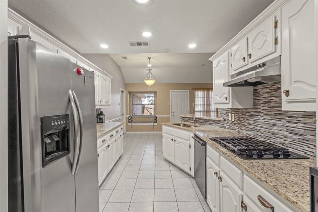 853 Woodridge Circle, Desoto, TX 75115