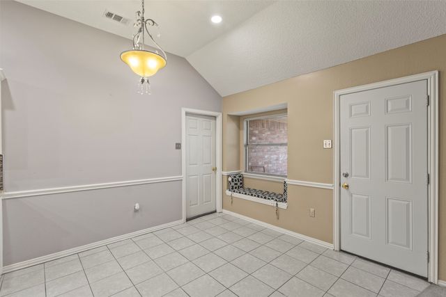 853 Woodridge Circle, Desoto, TX 75115