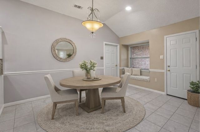 853 Woodridge Circle, Desoto, TX 75115